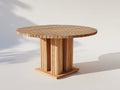 Gartentisch Holz 130x130x75 cm - Naturholz - Runder Esstisch mit geriffeltem Mittelfuß